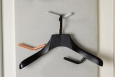 Women's jacket hanger