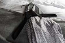 Men's shirt hanger