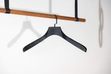 Men's shirt hanger